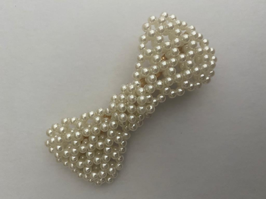 Uniqo Bow Pearl Hair Clip