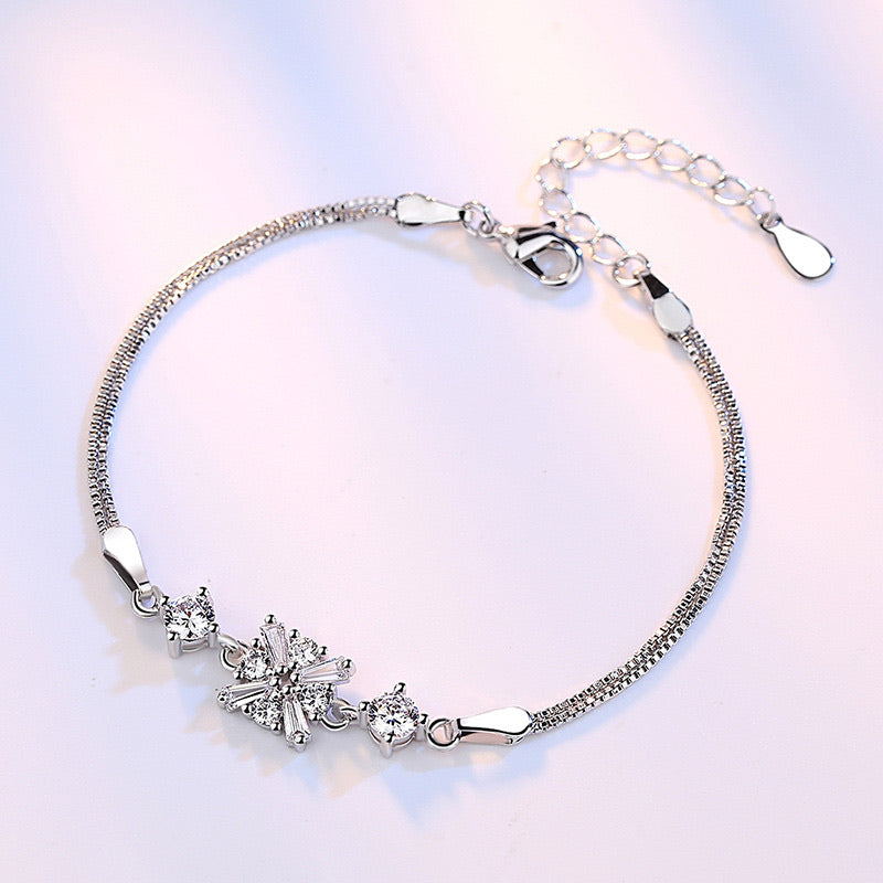 Uniqo Crystal X Design Bracelet